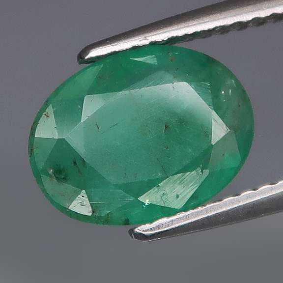Outstanding color! 1.88ct vivid green Colombian Emerald