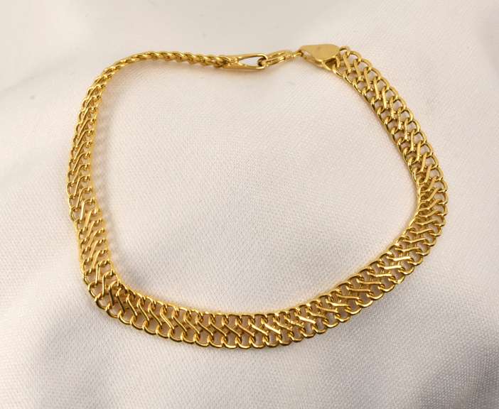 Nicely Designed 14k Bracelet