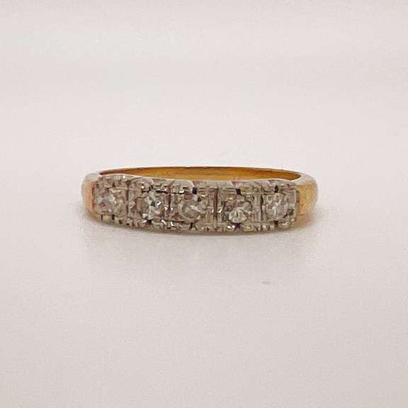 14kt Gold & Diamond Band Ring