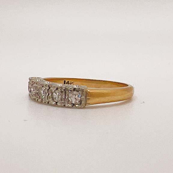 14kt Gold & Diamond Band Ring
