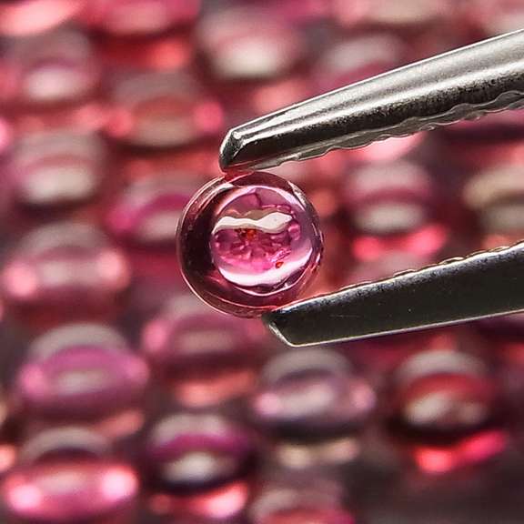 Fancy colored 4.55ct Songean Sapphire cabochon parcel