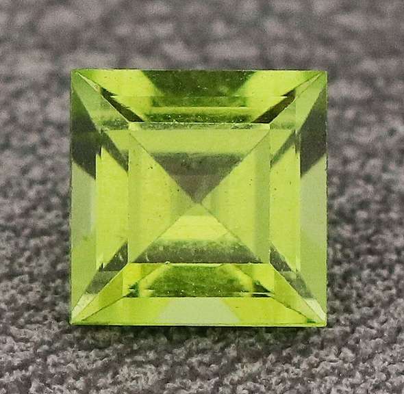 Vibrant 1.30ct high fire princess cut Peridot