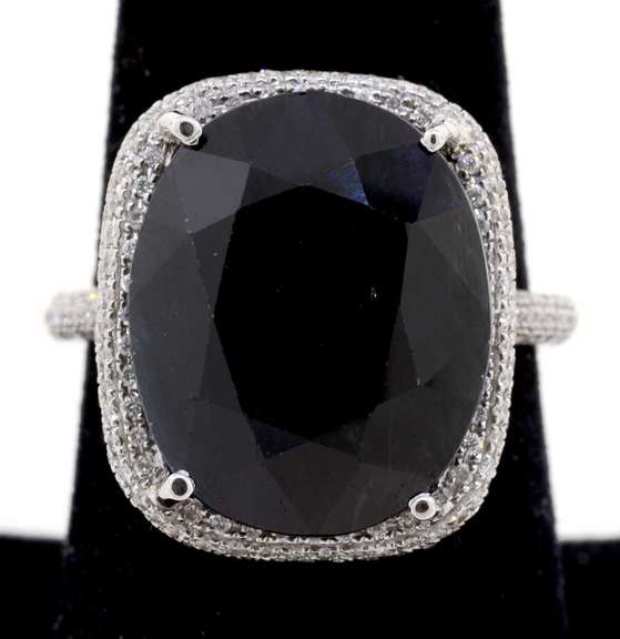 Beautiful Blue Sapphire and Diamond Ring