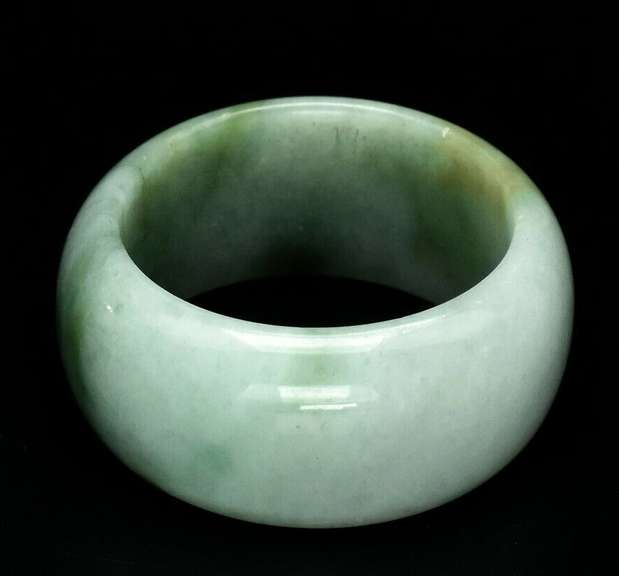 Unique all natural 39.41ct Jadite Jade ring