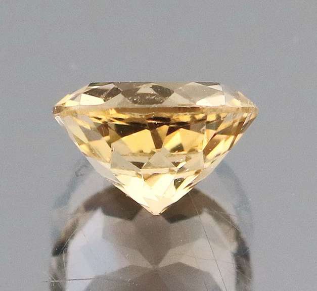 Captivating 3.28ct champagne Topaz