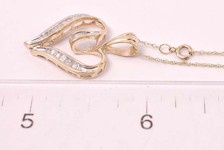Sweet Diamond Heart Pendant & Chain in Yellow Gold