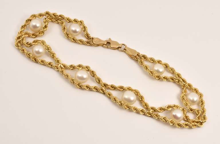 Feminine Bracelet with Pearls