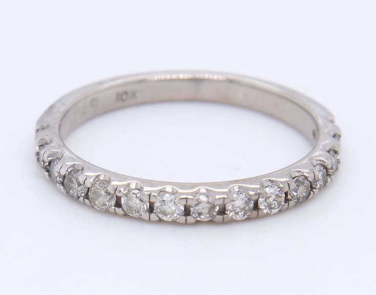 Sparkling White Gold Diamond Band