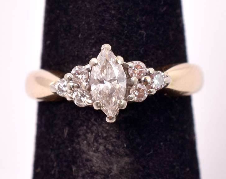 Stunning Approx. 0.32CTS Diamond Ring in 14K Yellow Gold