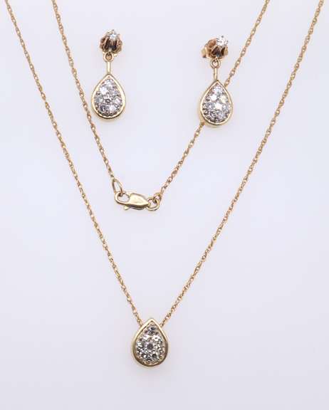 incredible 1ctw Single Cut Diamond Earrings w Matching Pendant Set