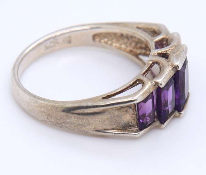 Vintage Sterling Silver Amethyst Ring