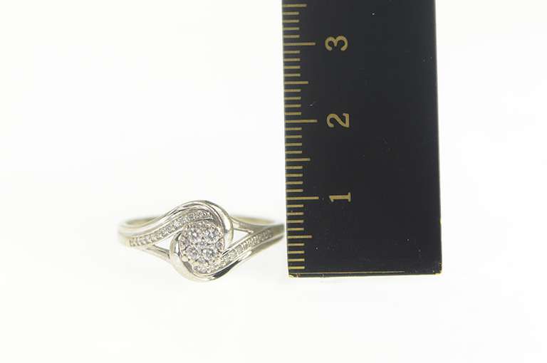10K White Gold 0.20 Ctw Round Diamond Cluster Engagement Ring