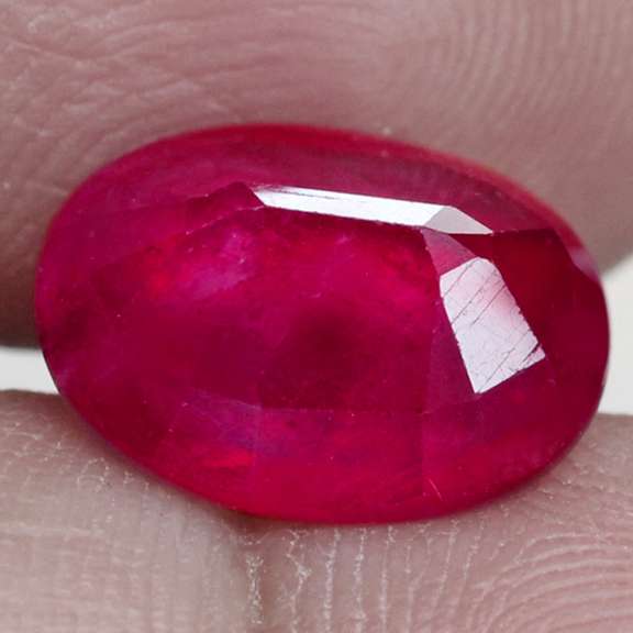 Stunning 4.60ct reddish pink Ruby