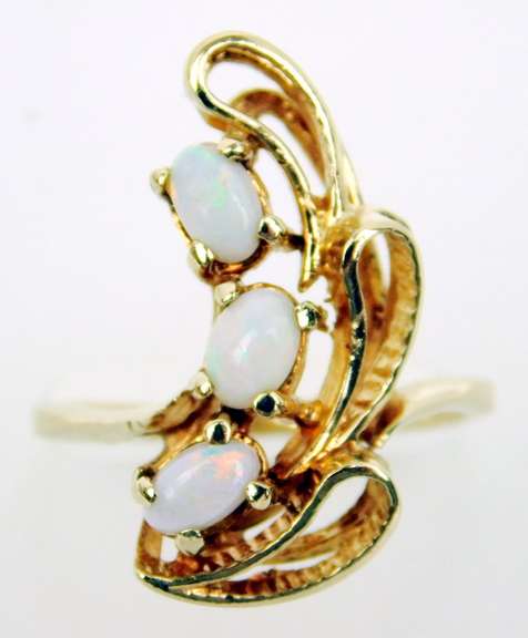 Vintage Custom 14K Ring with 3 Opals, Size 6.25