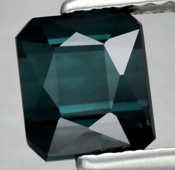 Elegant 1.66ct untreated london blue Tourmaline