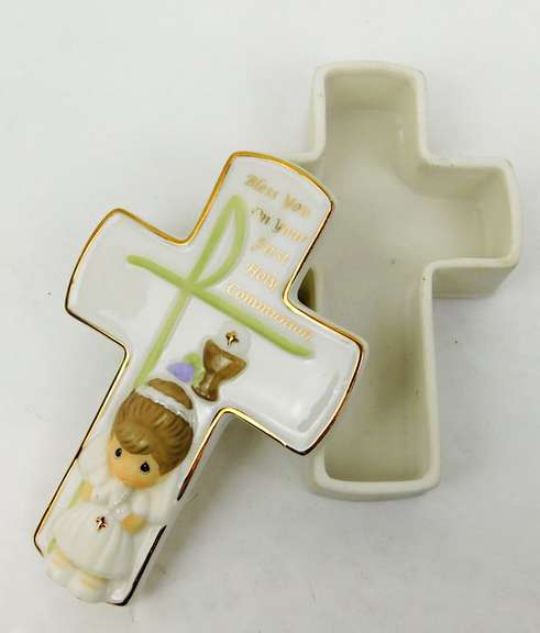 2010 Precious Moments Holy Communion Box & Rosary