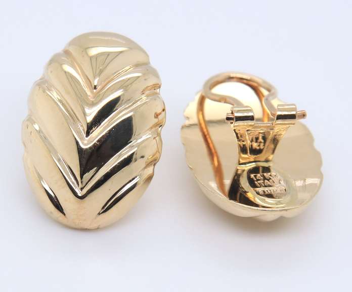 Handsome Yellow Gold Textured Leaf Earrings