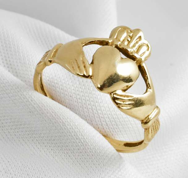 Nice Ladies 14k Claddaugh Ring