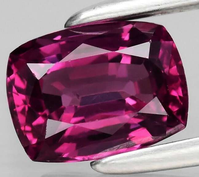 Look at that sparkle! 1.10ct violet pink Rhodolite Garnet
