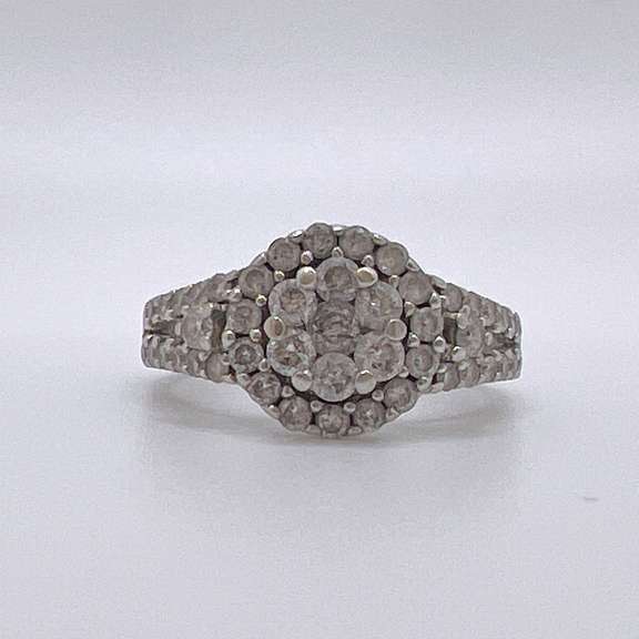 14kt White Gold & Diamond Ring