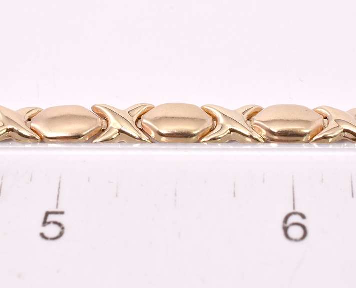 Brilliant X and O Bracelet in Yellow Gold