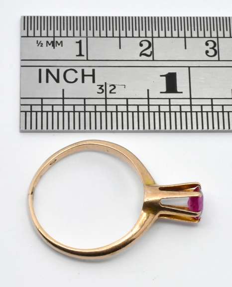 Vintage Classic Ruby Ring