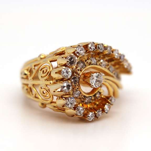 Unique Diamond Swirl Ring, Platinum