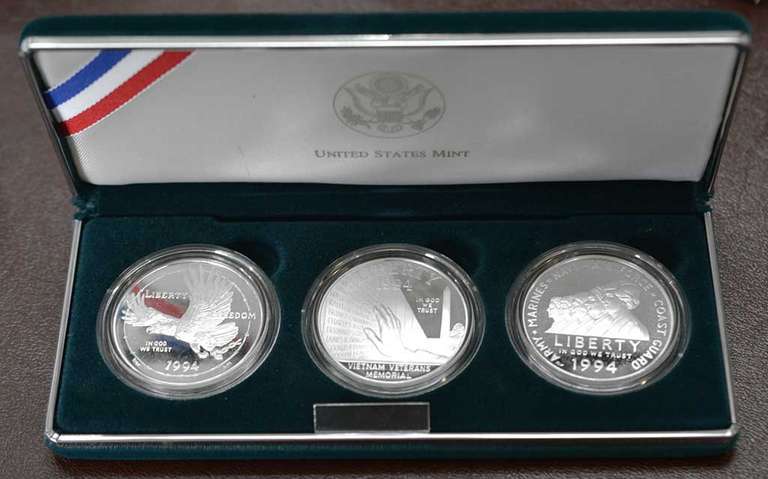 1994 Veterans Proof Commemorative Silver Dollar Set 3 Coins OGP