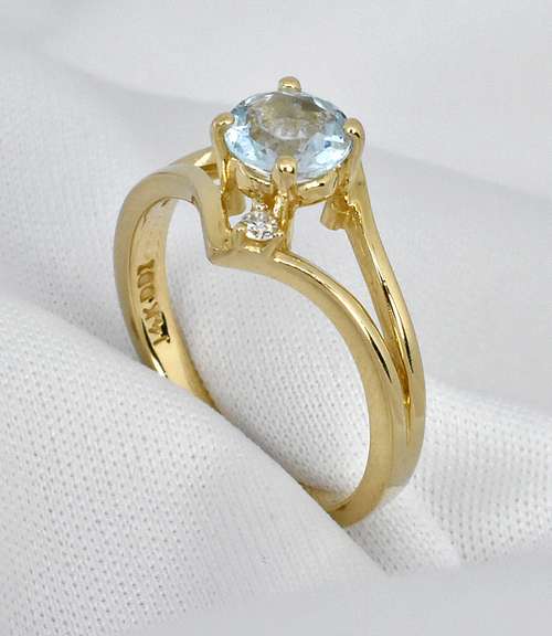 Feminine Aquamarine Ring