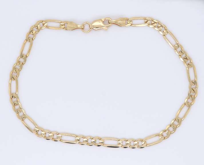 Charming Yellow Gold Figaro Link Bracelet