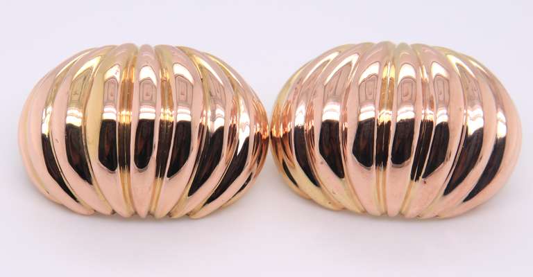 Beautiful Yellow Gold Carved Shrimp Dome Clip on Earrings