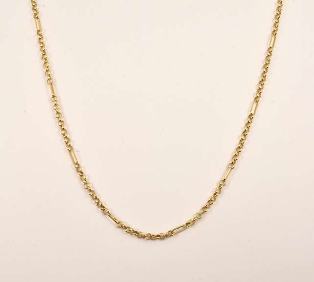 Practical Stylized Cable Link Necklace