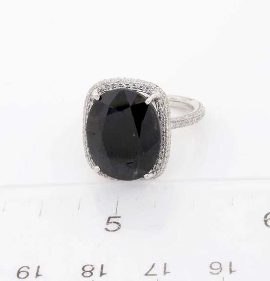 Beautiful Blue Sapphire and Diamond Ring