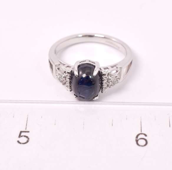Lovely 3.29CTS Cabochon-Cut Star Sapphire & 0.11CTW Diamond Ring in Sterling Silver
