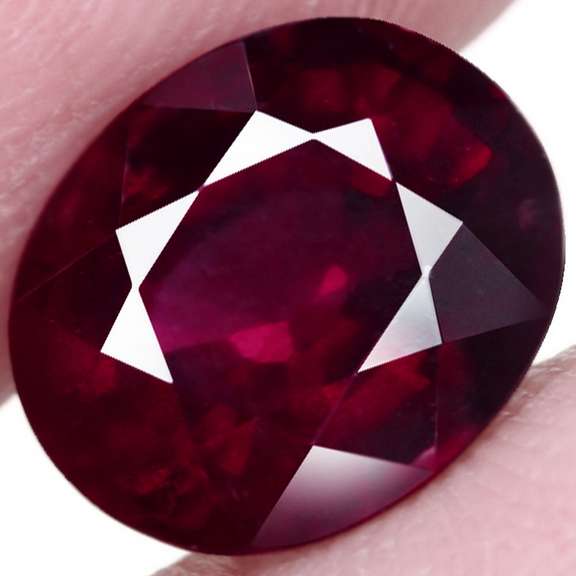 Ravishing 5.06ct rich violet red Rhodolite Garnet