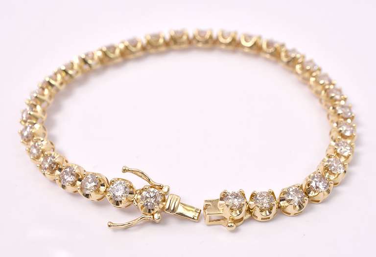 7.35ctw Glorious Diamond Tennis Bracelet, 14KT