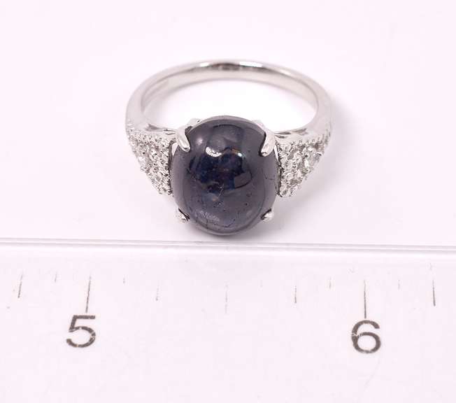 Spectacular 7.32CTS Cabochon-Cut Star Sapphire & 0.08CTW Diamond Ring in Sterling Silver