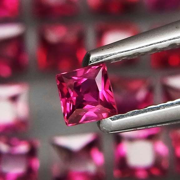 Radiant princess cut! Unheated! 3.91ct Sapphire set!