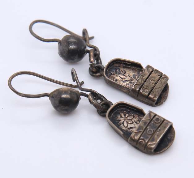 Vintage sterling Silver Dangle Shoe Earrings