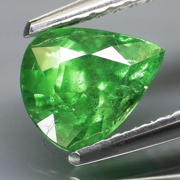 Clover green 1.07ct untreated Tanzanian Tsavorite Garnet