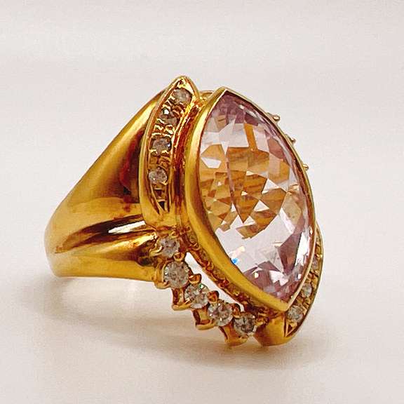 18kt Gold, Kunzite, & Diamond Cocktail Ring