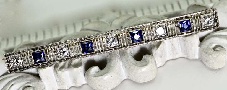 Exquisite Vintage Filigree Platinum Sapphire & Diamond Brooch