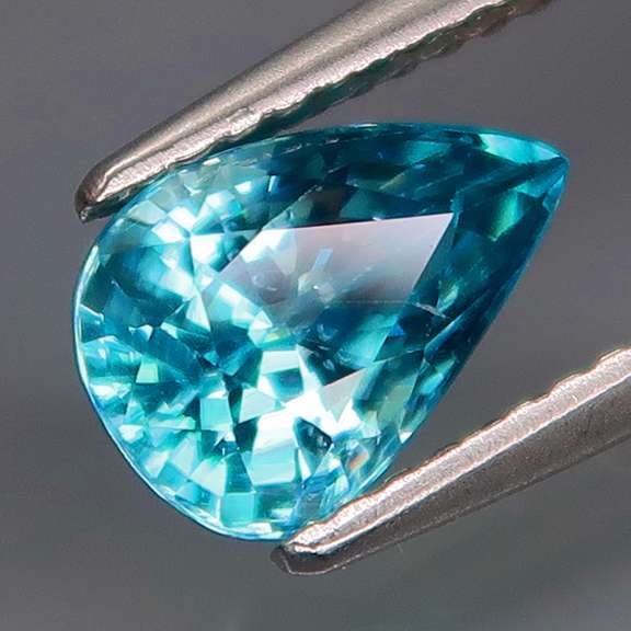 Super fire in this 1.98ct diamond luster blue Zircon