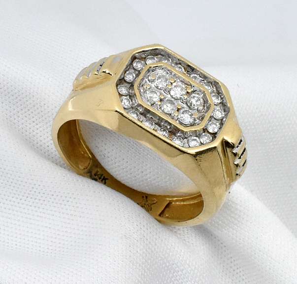 Stylish Man's Diamond Cluster Ring