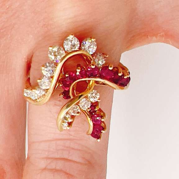Gorgeous 14kt Gold, Ruby, & Diamond Cocktail Ring