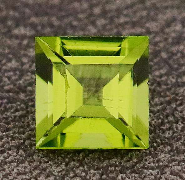 Vibrant 1.06ct high fire princess cut Peridot