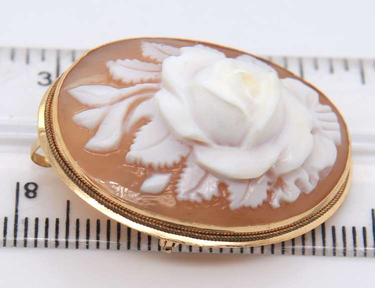 Vintage Italian Shell Carved Flower Cameo Pendant Pin