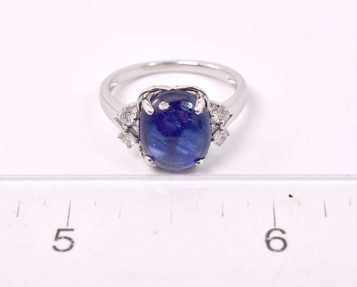 Beautiful 7.15CTS Cabochon-Cut Star Sapphire & 0.21CTW Diamond Ring in Sterling Silver