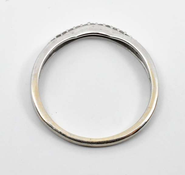 Cute 14k WG Diamond Bypass Ring