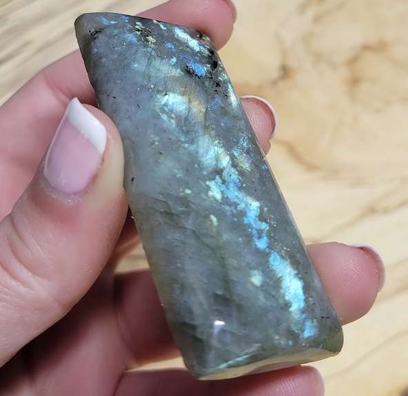 Amazing teal flashing! 178.88ct Labradorite cabochon